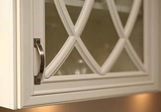 Close-up Image showing example of an upper cabinet mullion glass door