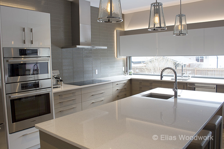 Wood Veneer & Acrylic Kitchen